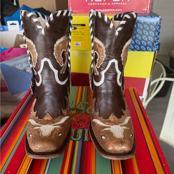 Embroidered Brown Heeled Boots - Picture 1 of 7